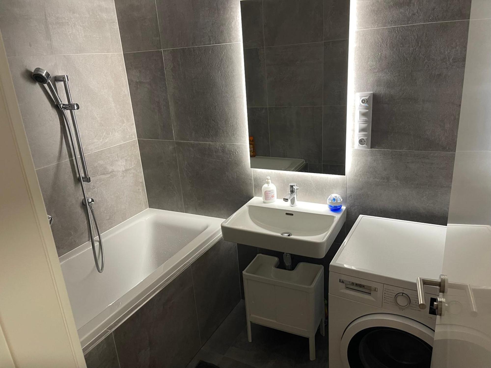 Apartamento 4 Room, 2 Bath, Parking